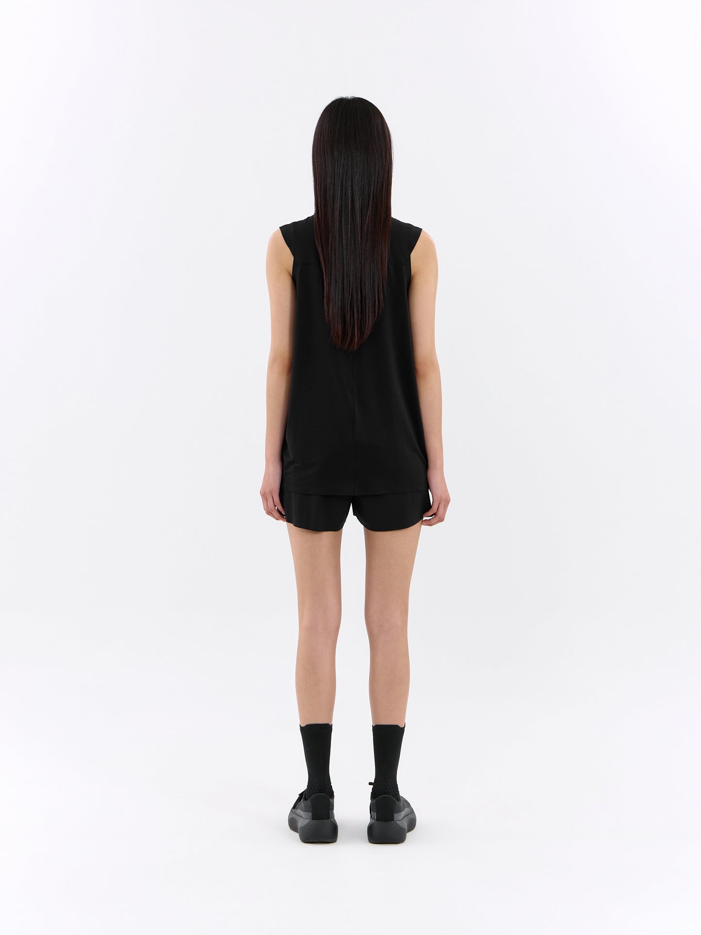 BREEZE SLEEVELESS