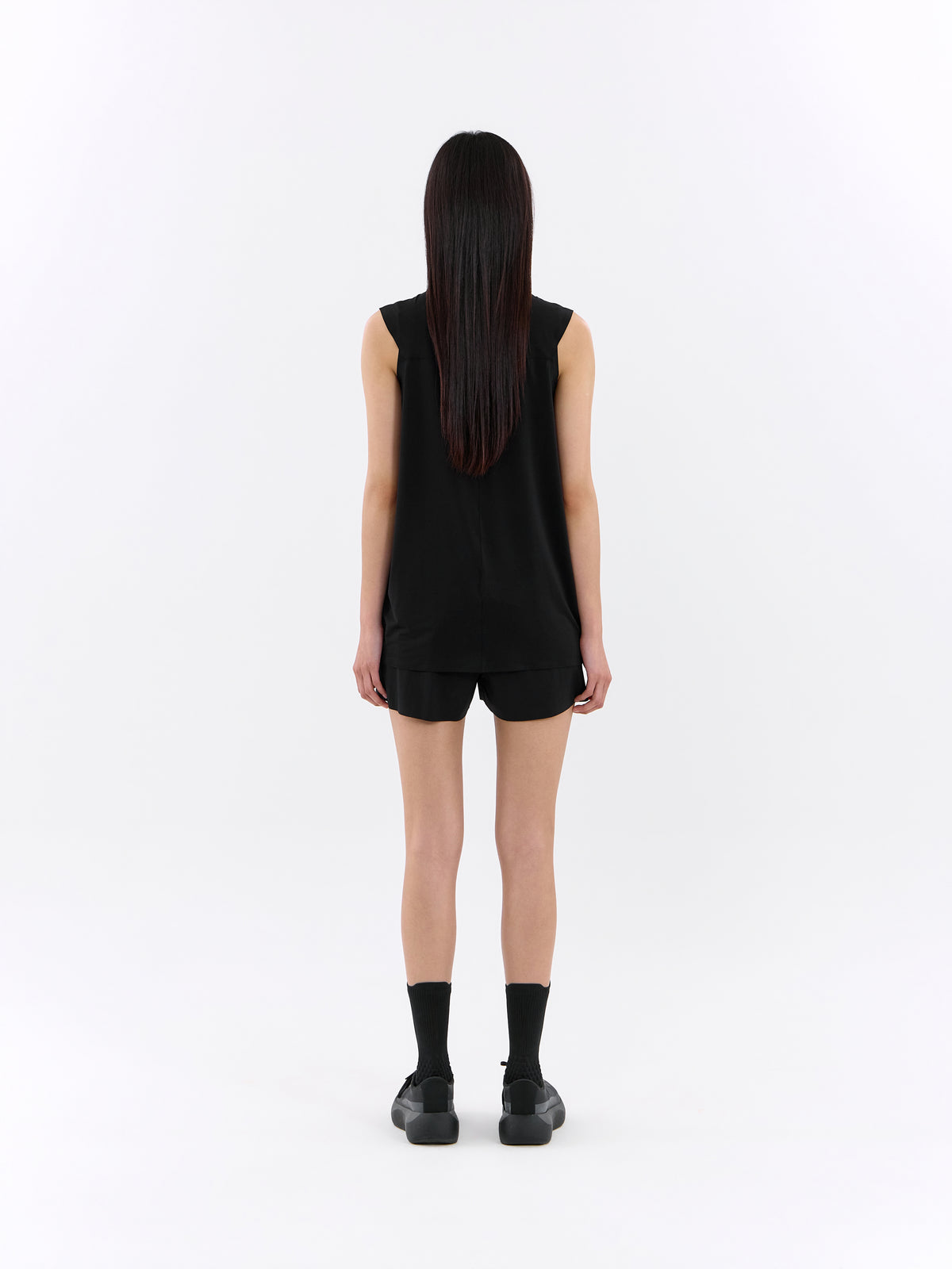 BREEZE SLEEVELESS